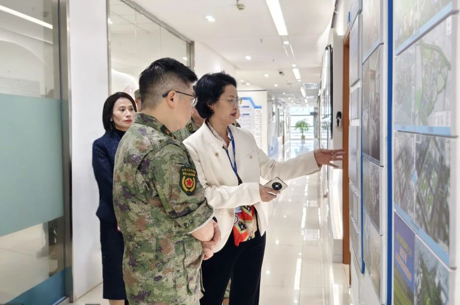 汉中市南城街路武装部部长陈少文一行莅临1066vip威尼斯集团参观互换